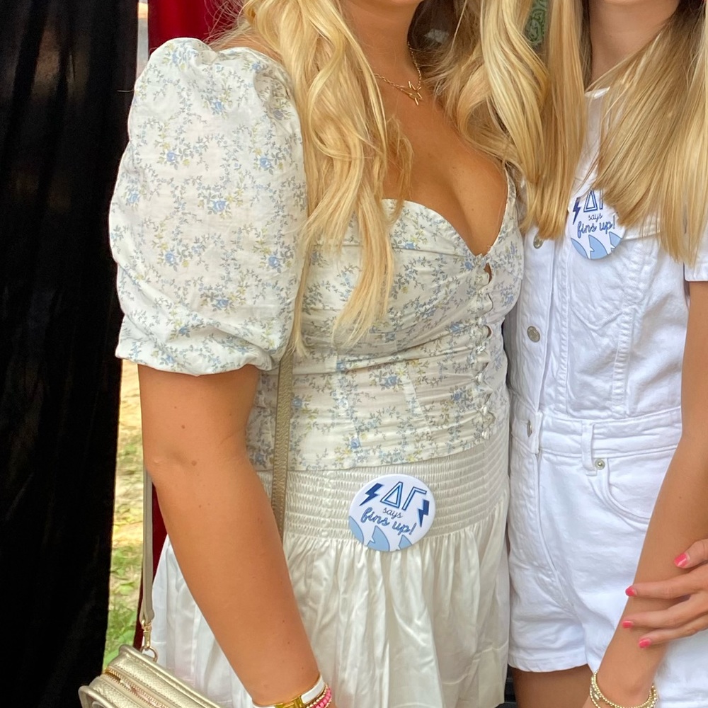 Floral puff sleeve top